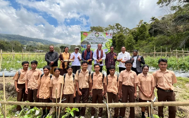 nde Menanam Masa Depan Pariwisata Ende